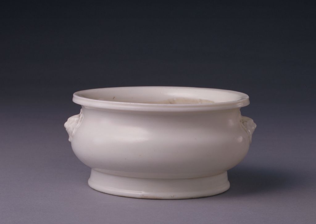 图片[1]-White glazed animal ear furnace of Dehua kiln-China Archive